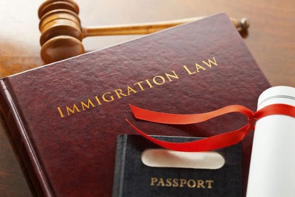 آیا وکیل مهاجرت خوب است؟